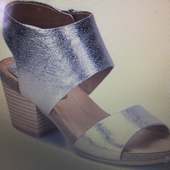 EUROSOFT Shoes - WOMENS COMFORT 9M SANDAL EUROSOFT 2.25” HEEL BRASS EUROSOFT Shoes - WOMENS COMFORT 9M SANDAL EUROSOFT 2.25” HEEL BRASS